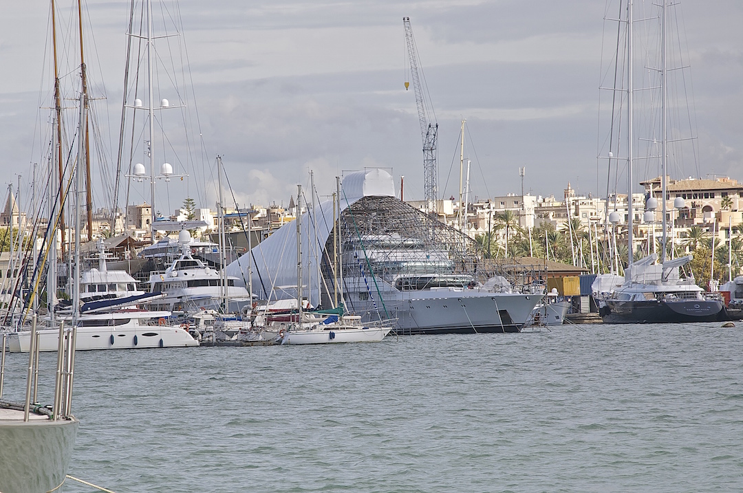 Superyachts in Palma de Mallorca. Cruising Attitude Sailing Blog. Discovery 55